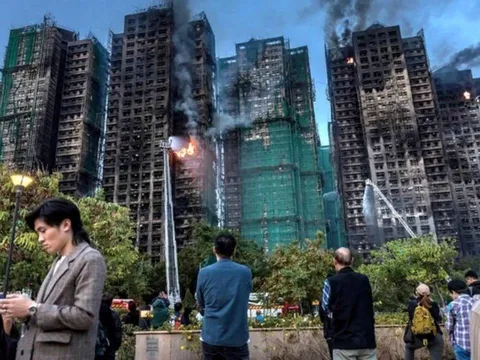 Thảm hoạ chung cư Hồng Kông: 94 người thiệt mạng - cháy lan dữ dội, tầng cao vẫn ngập lửa