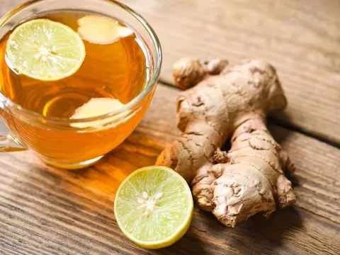 Cách uống nước chanh gừng buổi tối không xót ruột, giúp tiêu mỡ bụng