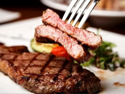 Cách làm món Bò Bít Tết thịt mềm ngon, không bị dai và vô cùng hấp dẫn