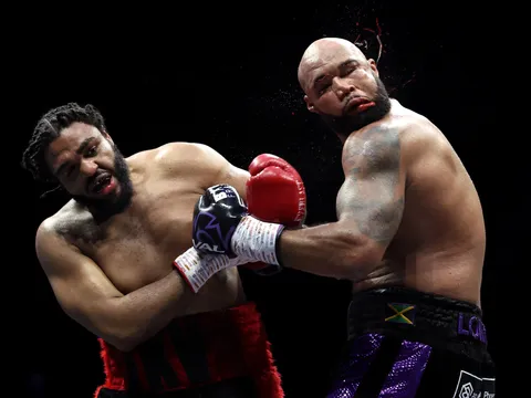 Jeamie TKV hạ gục Frazer Clarke: Dấu chấm hết cho một niềm hy vọng Olympic?