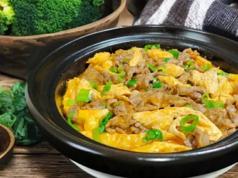 Món hầm “gây nghiện” ngày lạnh: Thịt bò – váng đậu mềm tan, chan cơm cực cuốn khó dừng đũa