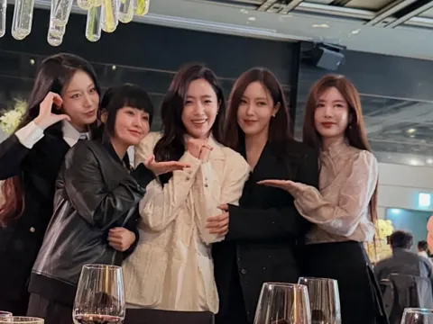 Căng: Thành viên T-ara bị nghi “từ mặt” cả nhóm