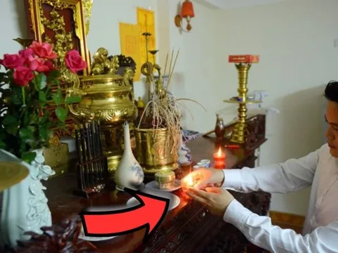 5 thứ trên bàn thờ hết Rằm phải hạ xuống, giữ cố Tiền - Tài tiêu tán hết