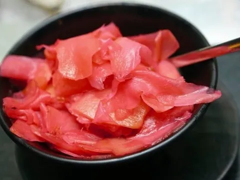 Cách làm gừng hồng ngâm chua ngọt, giòn thơm chuẩn vị Nhật