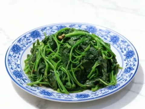 Loại rau rẻ tiền bị bỏ quên nhưng lại là 'rau trường thọ', canxi cao hơn cả sữa, tăng đề kháng tự nhiên