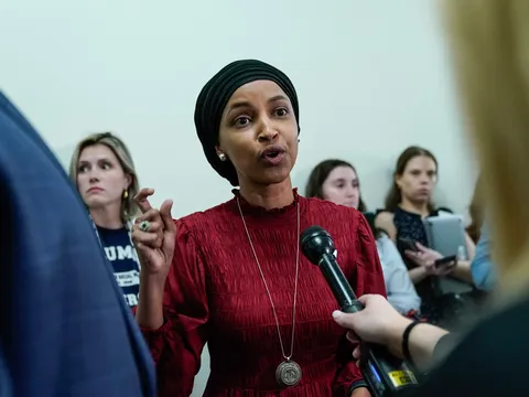 Sếp lớn UFC bị 'quay' tại Quốc hội Mỹ: Lương võ sĩ và bóng ma độc quyền