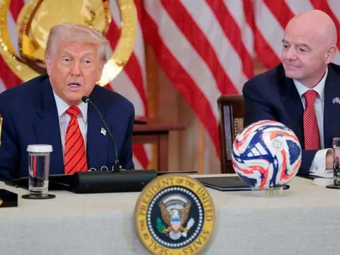Infantino và Tổng thống Trump: Cuộc chơi quyền lực trong bóng đá