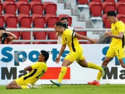 U22 Malaysia vượt qua U22 Lào 4-1: Sự khác biệt trong hiệp hai