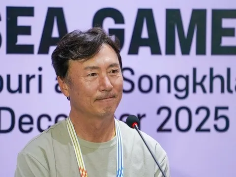 HLV Ha Hyeok Jun chỉ ra nguyên nhân khiến bóng đá Lào tụt hậu tại SEA Games 33