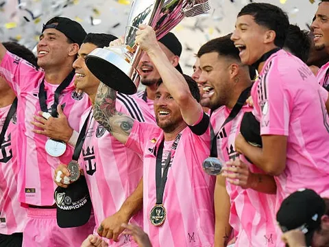 Messi tỏa sáng với cú hat-trick, giúp Inter Miami vô địch MLS Cup