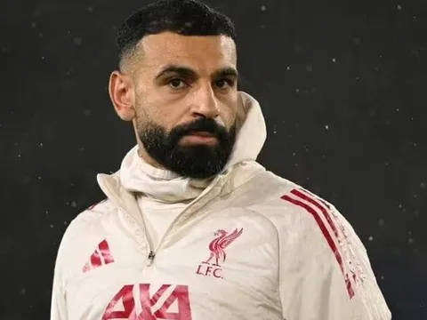 Salah đẩy Liverpool vào ngã rẽ lớn: Sa thải HLV Slot hay giữ chân ngôi sao người Ai Cập?
