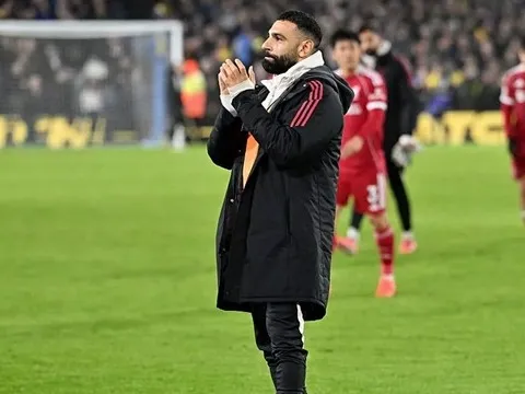 Chris Sutton: "Thật đáng xấu hổ cho Mohamed Salah"