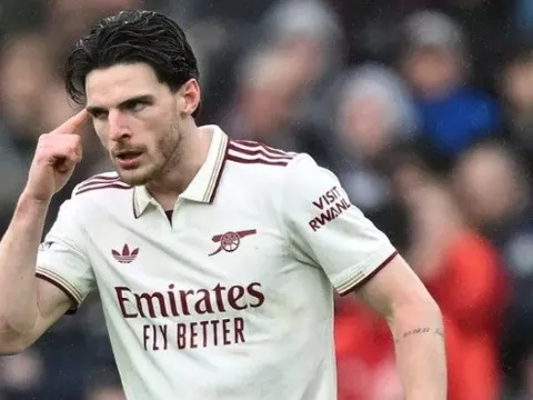 Rice nổi giận với Odegaard sau tình huống thiếu quyết liệt trước Aston Villa