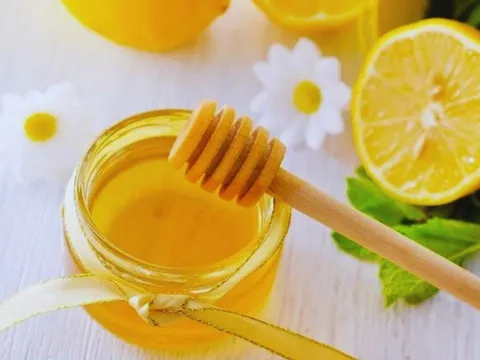 5 người không nên uống nước chanh mật ong, càng uống càng sinh bệnh