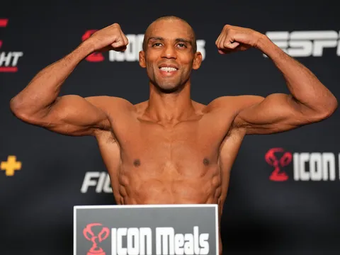 Edson Barboza nhìn lại chặng đường hạng lông: Không hối tiếc, nhưng cơ thể đã 'phát bệnh'