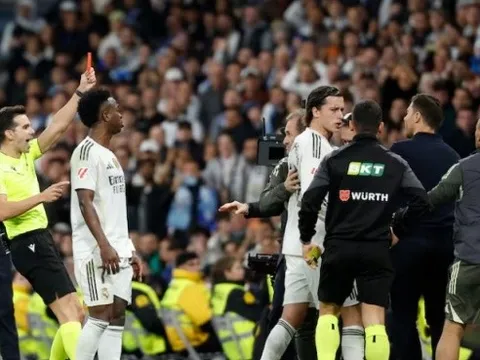 Alonso chỉ trích trọng tài Quintero: "Quyết định thẻ đỏ quá vội vàng"