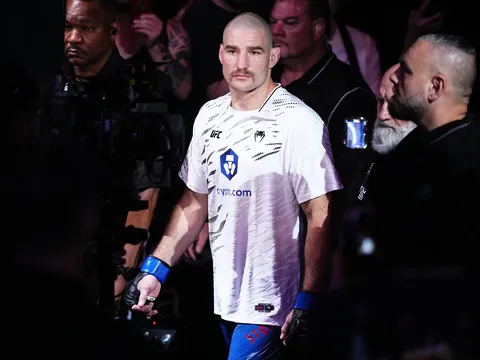 Sean Strickland trở lại: Canh bạc lớn tại UFC Houston đối đầu 'quái vật' đang lên Anthony Hernandez