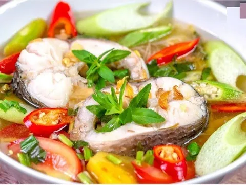 Cách nấu canh cá dứa chua thơm ngon, hết sạch mùi tanh