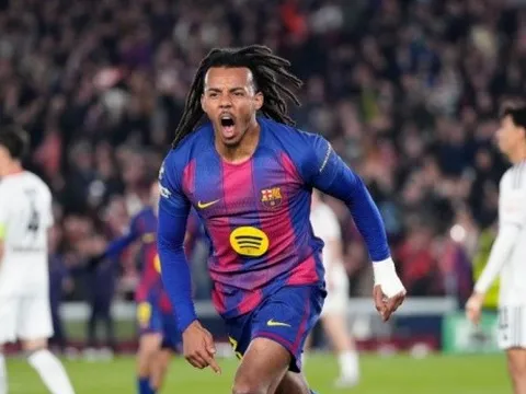 Kounde lập cú đúp, Barcelona thắng Frankfurt tại Champions League