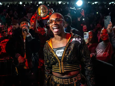 Claressa Shields và Franchon Crews-Dezurn: Màn tái đấu định đoạt di sản sau 9 năm