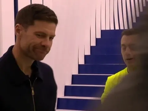 Real Madrid thua ngược Man City: Tranh cãi VAR khiến Xabi Alonso bức xúc