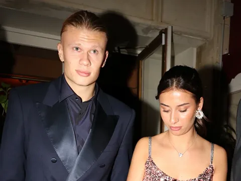 Haaland đáp trả dí dỏm khi bạn gái chán ngán bóng đá