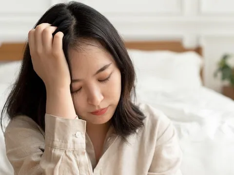 Phụ nữ U40 có 5 dấu hiệu này cảnh báo cơ thể sắp ‘cạn kiệt’ estrogen, cần đi khám sớm