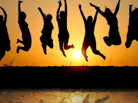 5 kiểu người nên giữ khoảng cách để sống nhẹ đầu hơn, càng cuối năm càng cần thanh lọc