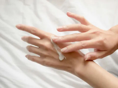 5 mẹo bảo vệ làn da tay mùa đông giúp da mịn màng, mềm mại