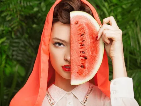 7 loại trái cây giàu dưỡng chất nên có mặt trong chế độ ăn để duy trì làn da tươi trẻ