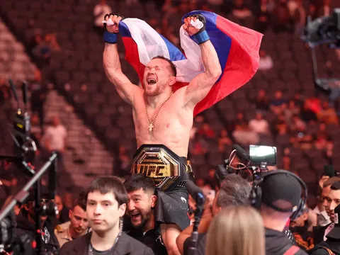 Bảng xếp hạng UFC chao đảo: Chiến thắng 'kỳ lạ' của Joshua Van có đủ để vào Top 10?