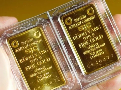 Giá vàng hôm nay 13/12/2025: Vàng miếng SJC tăng dựng đứng, chính thức vượt đỉnh lịch sử