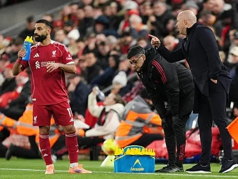 Arne Slot: Dùng Salah là quyết định quá dễ dàng