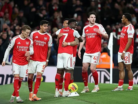 Peter Smith: Saka tỏa sáng, giúp Arsenal nới rộng khoảng cách với Man City