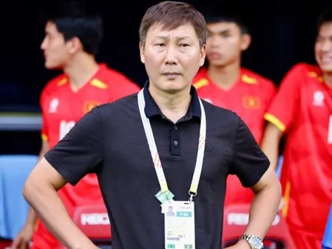 HLV Kim Sang-sik thay người mát tay, U22 Việt Nam vào chung kết