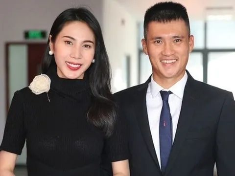 Thủy Tiên và Công Vinh hiếm hoi xuất hiện cùng nhau sau thời gian sống kín tiếng