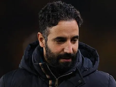 Ruben Amorim bác bỏ tin mua hậu vệ dù Man Utd thủng lưới 4 bàn