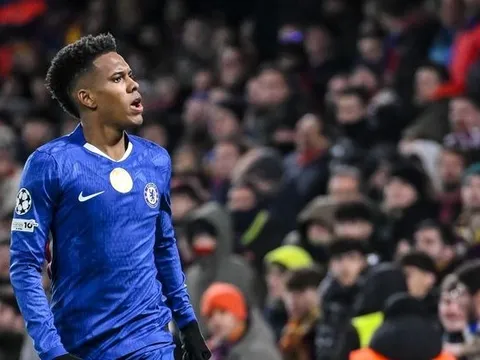 Maresca xác nhận Estevao Willian chấn thương cơ, bỏ lỡ trận gặp Newcastle