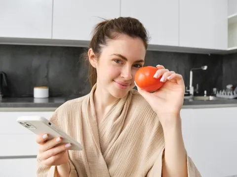 Mỗi ngày ăn 1 quả cà chua sống có thể cải thiện lớn sức khỏe trong thời gian ngắn