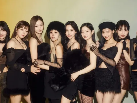 TWICE liên tiếp bị xâm phạm đời tư, JYP ra cảnh báo khẩn