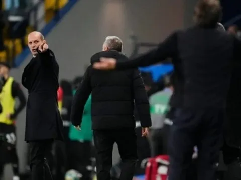 Siêu cúp Ý: Allegri gây tranh cãi khi từ chối bắt tay Conte