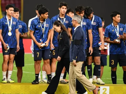 Báo Thái thừa nhận: Bóng đá Thái Lan đứng im trong khi Việt Nam tiến lên