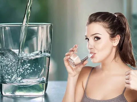 4 khung giờ nên uống nước tốt cho sức khỏe