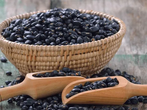 5 người không nên ăn đậu đen thường xuyên
