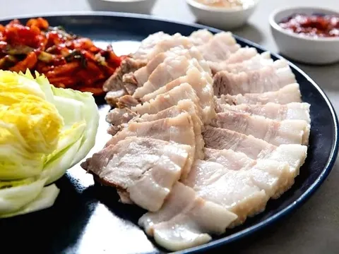 Cách luộc thịt ba chỉ bằng lò vi sóng, không dùng nước cực ngon