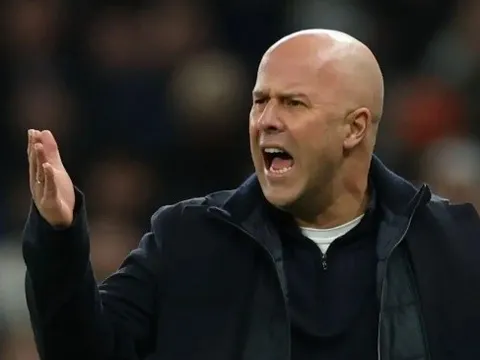 Liverpool thắng Tottenham: Arne Slot khen Wirtz, rút Frimpong gây chú ý