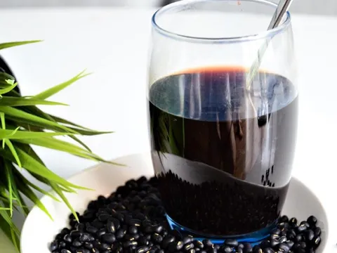 6 lợi ích tuyệt vời khi uống nước đỗ đen đúng cách