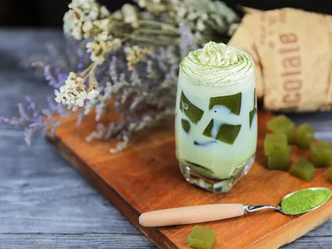 Cách làm Matcha Latte thạch trà xanh thơm mát, cực tốt cho sức khỏe