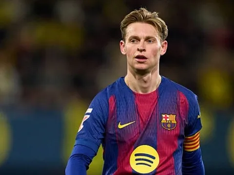 Villarreal 0-2 Barcelona: De Jong đẳng cấp, Barca củng cố ngôi đầu