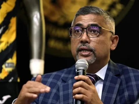 FIFA vào cuộc điều tra Tổng thư ký FAM trong vụ nhập tịch đầy tranh cãi